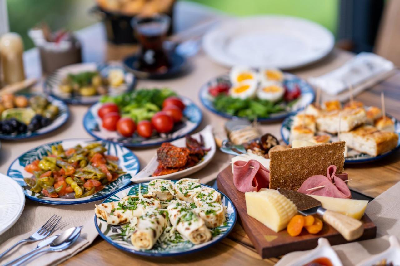 Cunda Parna Hotel מראה חיצוני תמונה